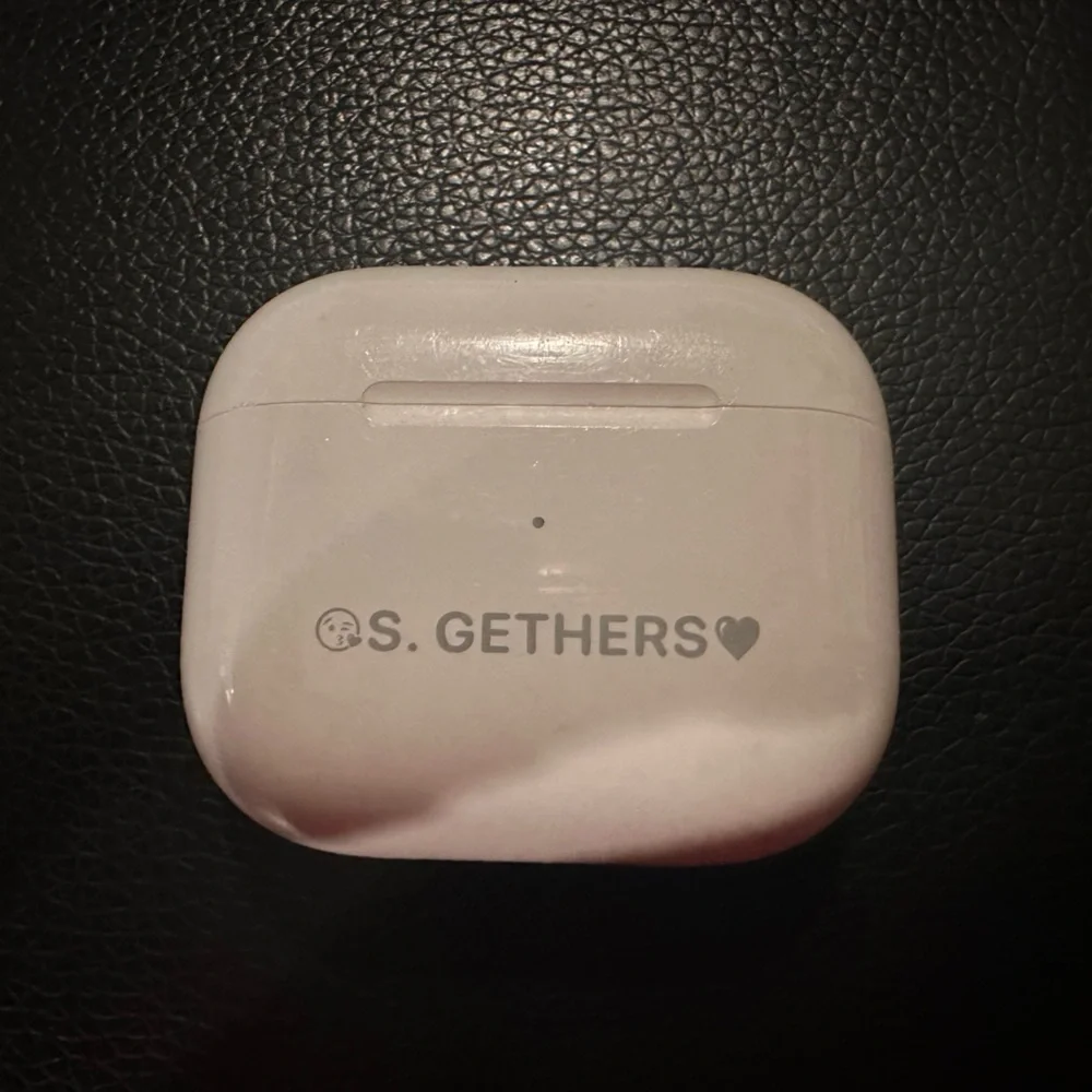 AirPods 3rd Generation (wireless/magsafe charger)